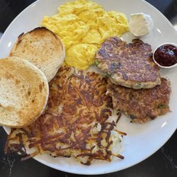 Griffith Park Golf Shop - Breakfast plate with chicken sausage