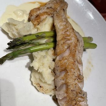 Salmon Dave's Pacific Grille - Walleye with mashed potatoes - Seafood Near Me - Rocky River, Ohio Salmon Dave's Pacific Grille - Walleye with mashed potatoes - Seafood Near Me - Rocky River, Ohio