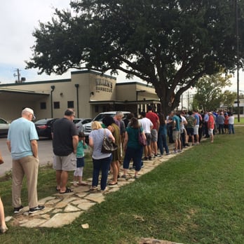 Killen's Barbecue - The line... Doesn't move fast - Barbeque Near Me - Pearland, Texas Killen's Barbecue - The line... Doesn't move fast - Barbeque Near Me - Pearland, Texas