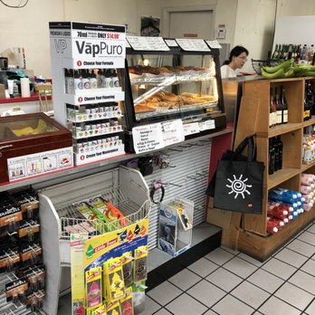 Eastlake Market - Some hot food items - Grocery Near Me - Seattle, Washington