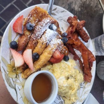 Queen Violet WeHo - The The Big Brunch: scrambled eggs, bacon, turkey sausage, fruit, crunchy French toast - Chinese Near Me - West Hollywood, California Queen Violet WeHo - The The Big Brunch: scrambled eggs, bacon, turkey sausage, fruit, crunchy French toast - Chinese Near Me - West Hollywood, California