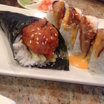 Hisui 2 - Spicy Tuna Hand Roll (Left) & Geisha Girl Roll (Right) - Sushi Bars Near Me - Vacaville, California