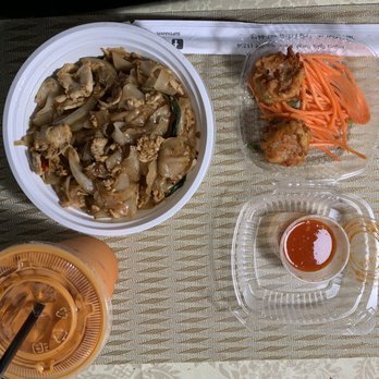 Sup Thai Kitchen  - To Go: Drunken Noodles Lunch Special - Chicken x2 Fried Thai dumplings (Ka Nom Jeep) Thai Iced Tea - Thai Near Me - Fresh Meadows, New York