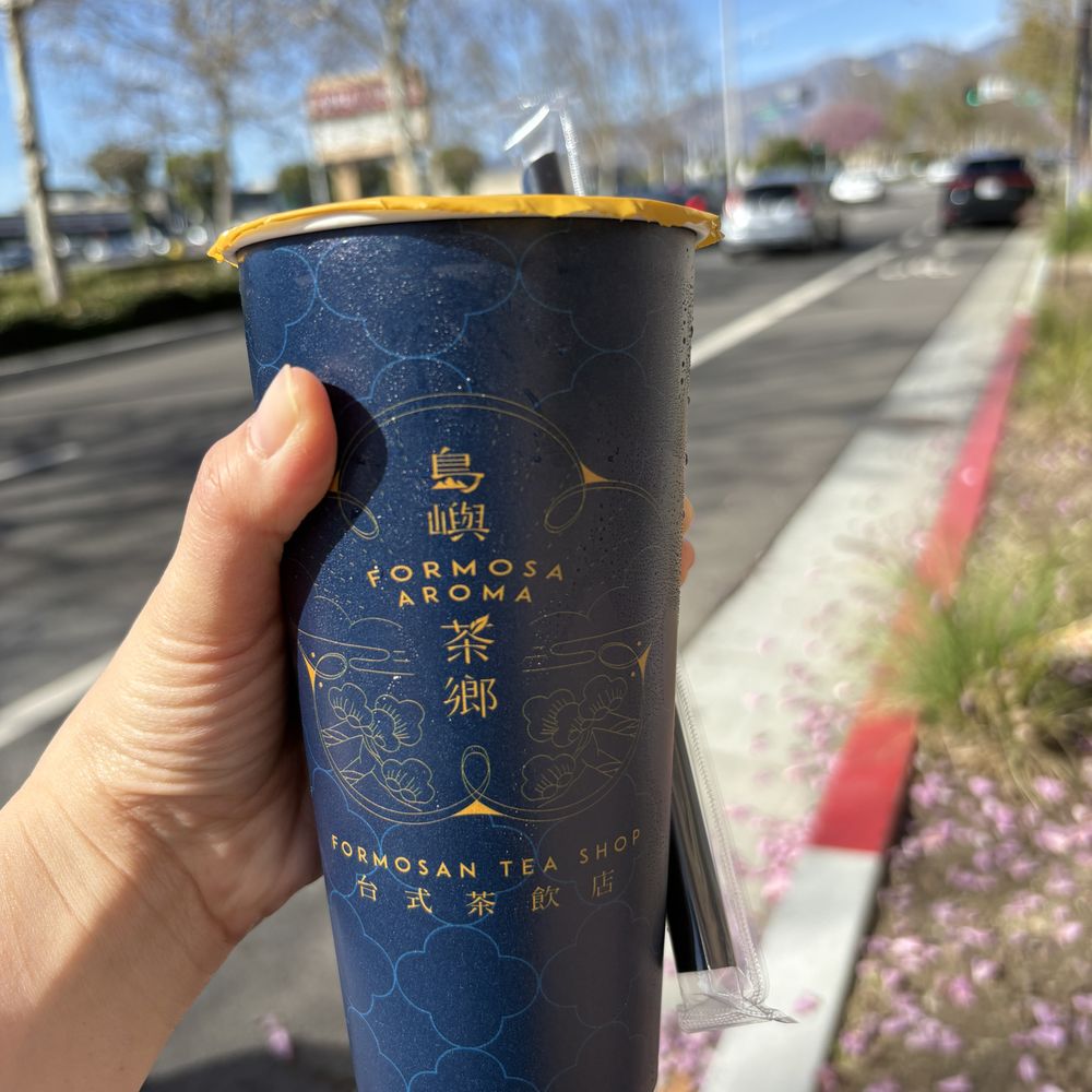 Formosa Aroma - Iron Buddha Oolong Boba Milk Tea - Bubble Tea Near Me - Temple City, California Formosa Aroma - Iron Buddha Oolong Boba Milk Tea - Bubble Tea Near Me - Temple City, California