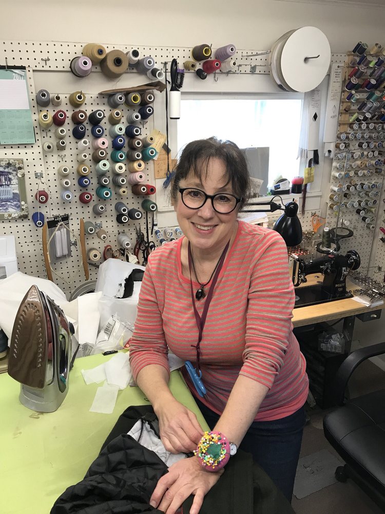 MISS SEW IT ALL - Updated December 2025 - 67590 Hwy 20, Sisters, Oregon ...