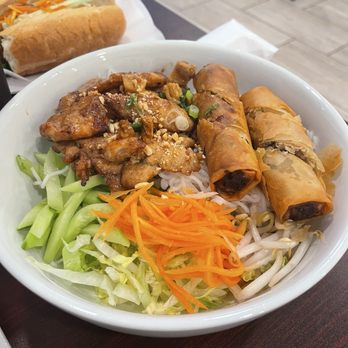 Pho Lotus - C7 Vermicelli With Grilled Chicken - Bn G Nng - Vietnamese Near Me - Manheim, Pennsylvania