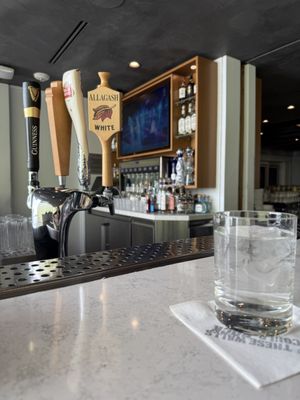 Sunset Marquis by null