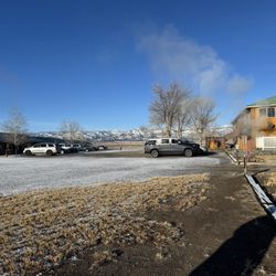 Surprise Valley Hot Springs - Motel and suites building