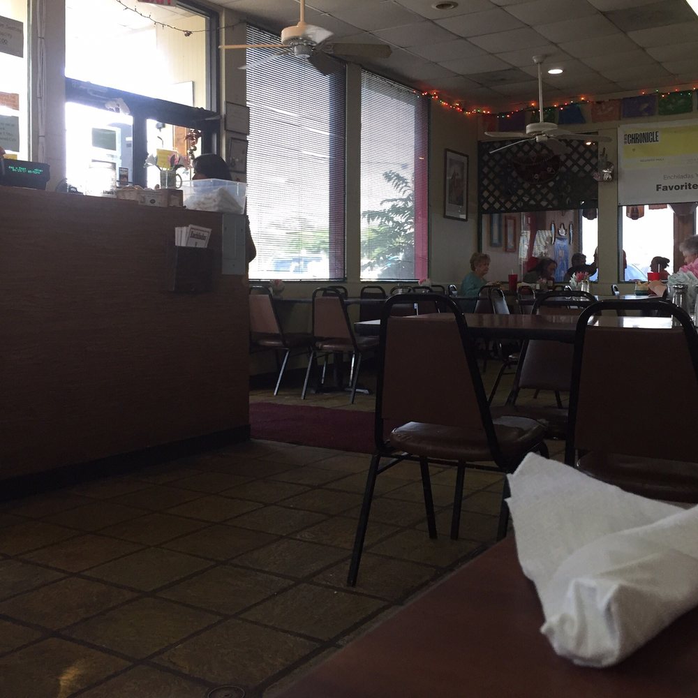 Enchiladas Y Mas - Interior--humble and simple but really excellent Tex Mex! - Salad Near Me - Austin, Texas Enchiladas Y Mas - Interior--humble and simple but really excellent Tex Mex! - Salad Near Me - Austin, Texas
