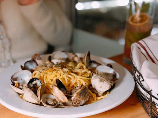 De Novo European Pub by null