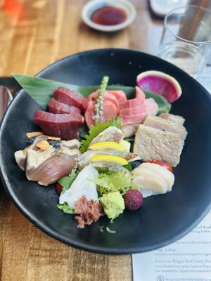 Hachiroku Shokudo & Sake Bar by null