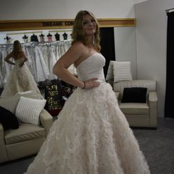 DaVinci's Bridal And Formal Outlet
