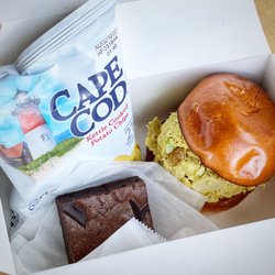 Fishermen's View Seafood Market - Curried chicken salad picnic box