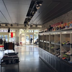 mamplasan shoe store