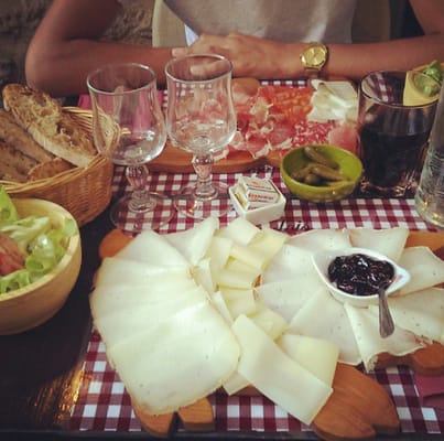 Chez le Gaulois by null