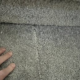 Fibers hanging out everywhere. Seam very visible Fibers hanging out everywhere. Seam very visible