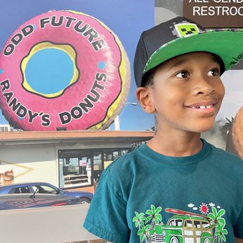 Randy's Donuts - Donuts Near Me - Burbank, California Randy's Donuts - Donuts Near Me - Burbank, California