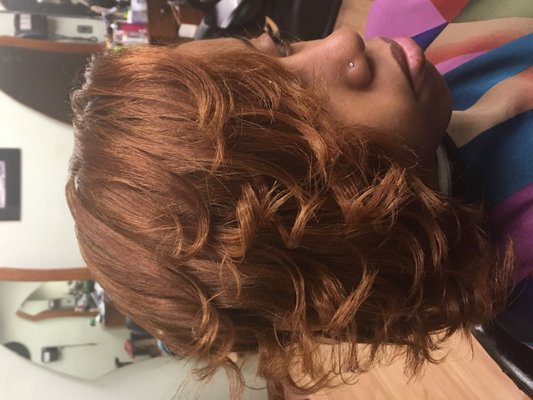 MOMENTS Barber/Hairstyllist