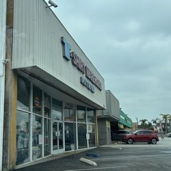 T-Shirts Warehouse - A badly run business