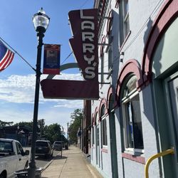 Larry's Cantina Restaurant - A view from the road