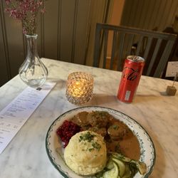Meatballs and mash