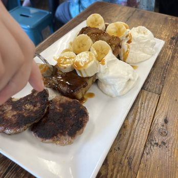Scratch - Banana and bourbon caramel pudding French toast - Breakfast & Brunch Near Me - Independence, Ohio
