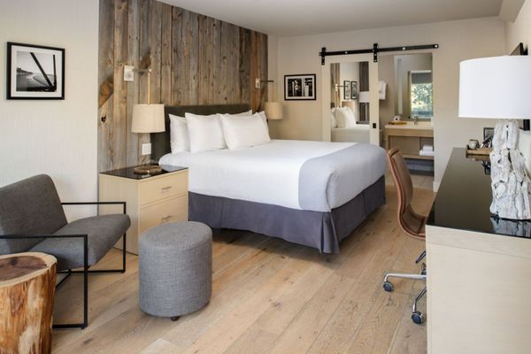 Hotel Paradox, Autograph Collection by null