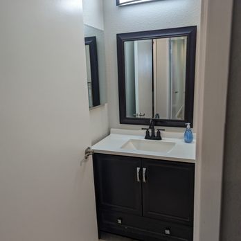 William Kaufman Painting - Guest bathroom. Vanity, medicine cabinet, toilet installed by WK Painting. - Painters Near Me William Kaufman Painting - Guest bathroom. Vanity, medicine cabinet, toilet installed by WK Painting. - Painters Near Me