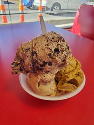 Mr B's Ice Cream Parlor by null