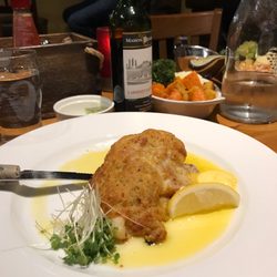 Nualas Bar & Restaurant