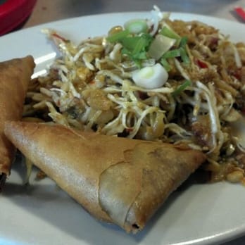 Yamo - Samusas and tea leaf salad - Burmese Near Me - San Francisco, California