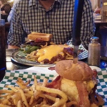 Stacked STL - Burger envy - Burgers Near Me - Saint Louis, Missouri