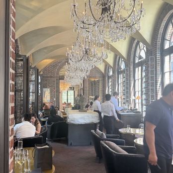 RH Chicago | The Gallery at the Three Arts Club - Furniture Stores Near Me - Chicago, Illinois