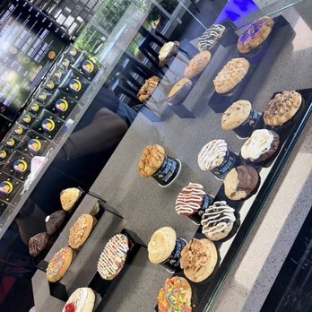Midnight Cookies & Cream - Bakeries Near Me - Lighthouse Point, Florida