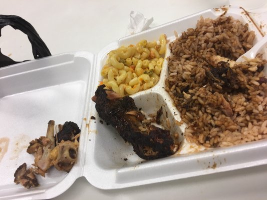 Jerk Pan Foodtruck by null