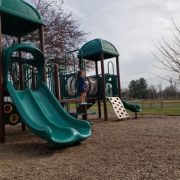 Great play structure with two slides- a single and a double slide, a tunnel, and steering wheels.