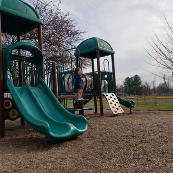 Idylwood Park - Great play structure with two slides- a single and a double slide, a tunnel, and steering wheels. - Parks Near Me - Falls Church, Virginia