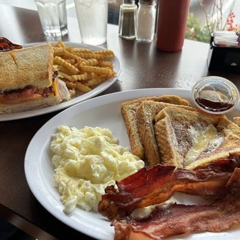 Naya's Cafe - French Toast Breakfast and Club Sandwich - Diners Near Me - Kent, Washington Naya's Cafe - French Toast Breakfast and Club Sandwich - Diners Near Me - Kent, Washington