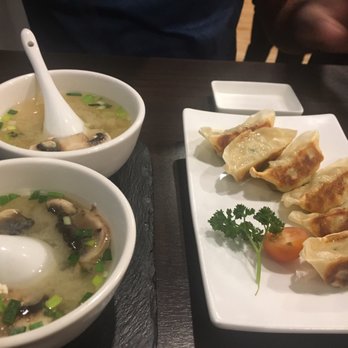 Kampai - Miso soup and gyoza.. yummm! - Japanese Near Me - Versailles, 78