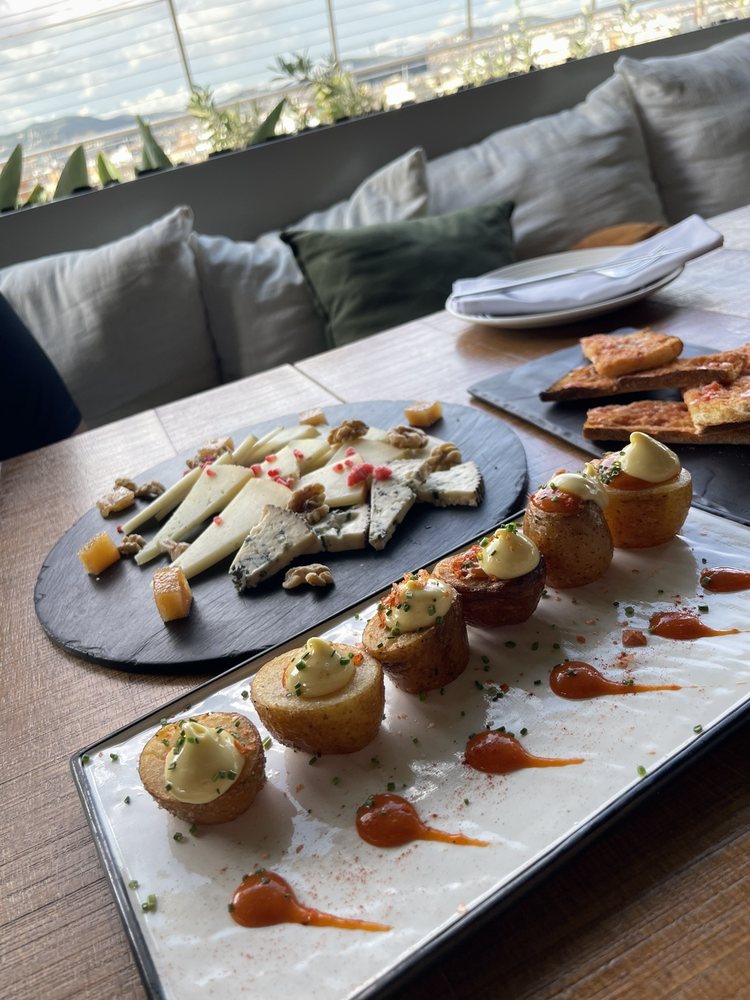 QUINTO QUINTA Updated October 2024 54 Photos & 13 Reviews Gran