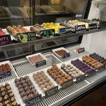 Tejas Chocolate Craftory - Chocolatiers & Shops Near Me - Tomball, Texas Tejas Chocolate Craftory - Chocolatiers & Shops Near Me - Tomball, Texas