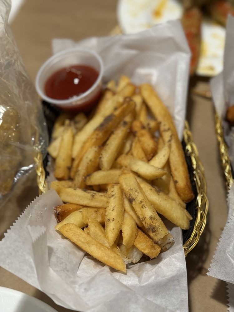 Food from Parc Oasis Cajun & Bar