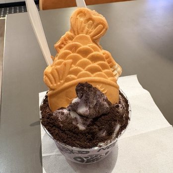 Neko Neko - Taiyaki in a cup with Ube ice cream which comes with two free toppings( I got Oreo and condensed milk drizzle) - Desserts Near Me - Albuquerque, New Mexico