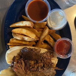 RIBS & Tractor Brewing - Pulled Brisket sandwich
