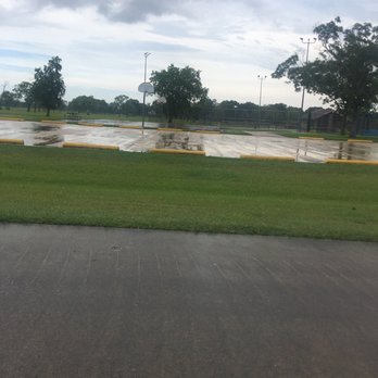 Tom Bass Regional Park - Basketball court - Parks Near Me - Houston, Texas