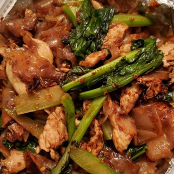Lucki Thai - Pad kee mow - Thai Near Me - Las Vegas, Nevada