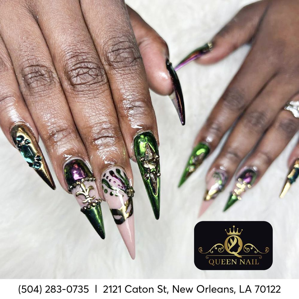 Queen Nails Logo