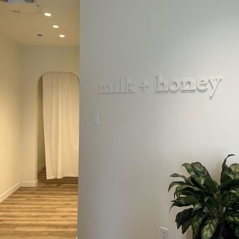 milk + honey | Gold Coast - Entrance - Day Spas Near Me - Chicago, Illinois milk + honey | Gold Coast - Entrance - Day Spas Near Me - Chicago, Illinois