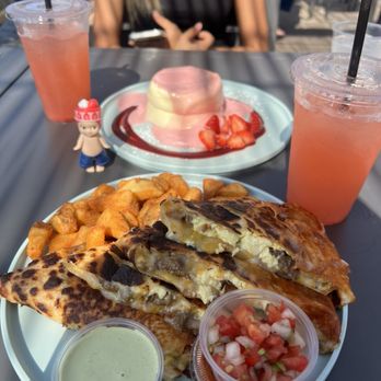 Burnt Crumbs - Breakfast quesadilla, strawberry soufflé pancake, strawberry lemonade - New American Near Me - Irvine, California