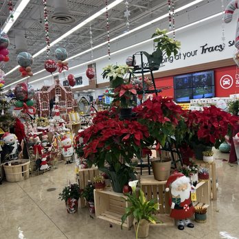 Safeway - Inside- floral area - Grocery Near Me - Tracy, California